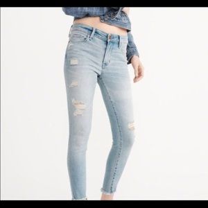 Abercrombie & Fitch Light Wash Harper Ankle Jeans
